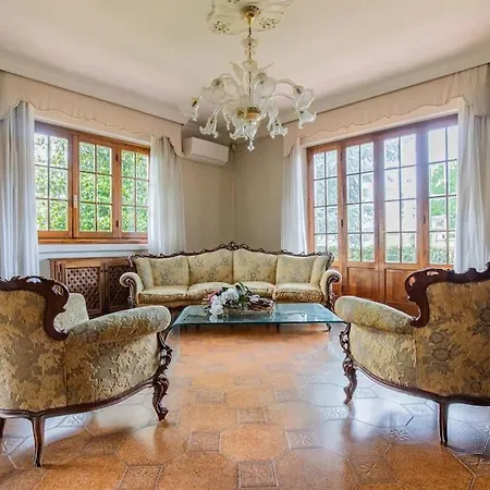 Golden Luxe - Grand With Exlusive Garden Βίλα *