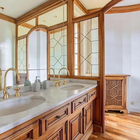 Golden Luxe - Grand With Exlusive Garden Βίλα *