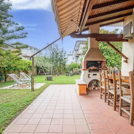 Golden Luxe - Grand With Exlusive Garden Βίλα *