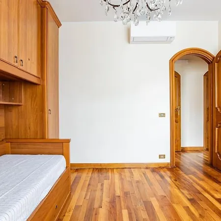 Golden Luxe - Grand With Exlusive Garden Camaiore