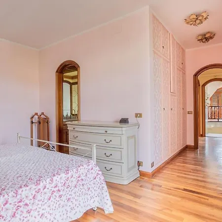 Golden Luxe - Grand With Exlusive Garden *